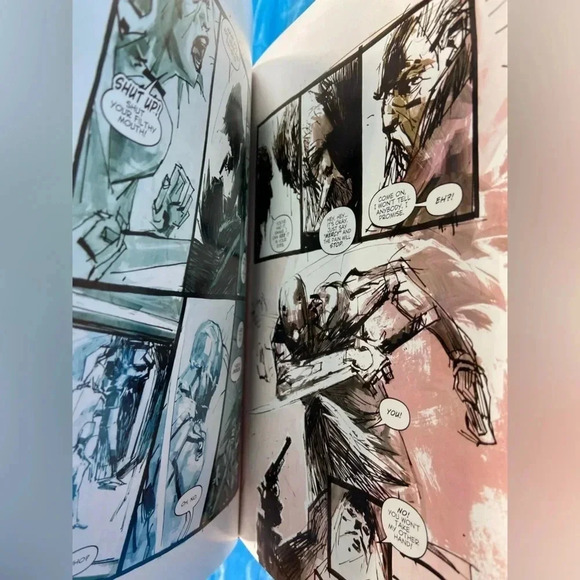 Metal Gear Solid - Deluxe Edition - New, Beautiful, Epic - 556 Pages - Very Rare - Picture 9 of 14